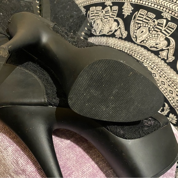 Size 10 Pleaser Lace Up Heels - Picture 3 of 5